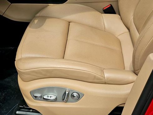 Used 2022 Porsche Macan AWD/4WD image 18