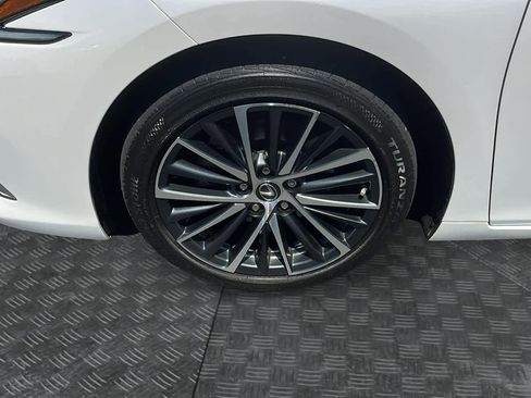 Used 2023 Lexus ES 250 w/ Premium Package image 8