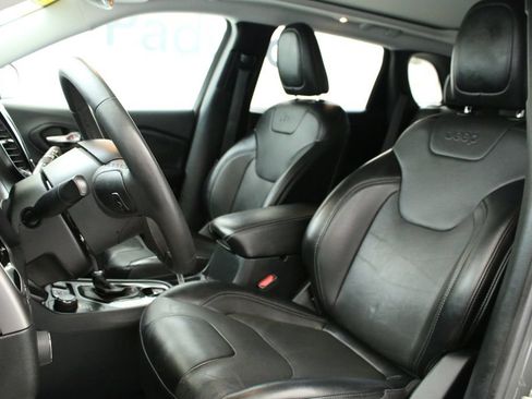 Used 2022 Jeep Cherokee Limited AWD/4WD image 24
