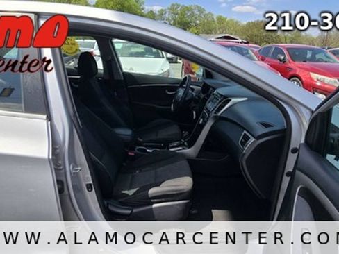 Used 2016 Hyundai Elantra GT FWD image 14