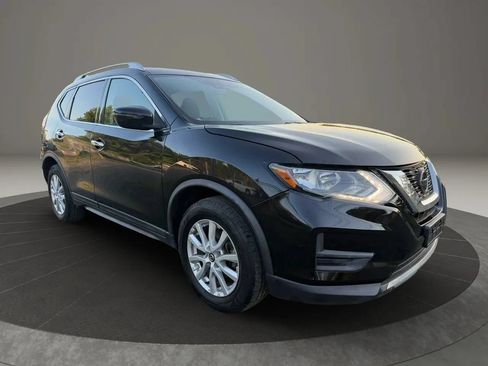 Used 2020 Nissan Rogue SV FWD image 3