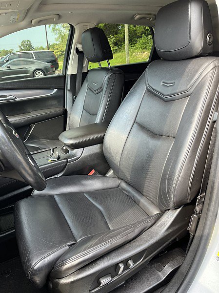 Used 2017 Cadillac XT5 Luxury FWD image 12
