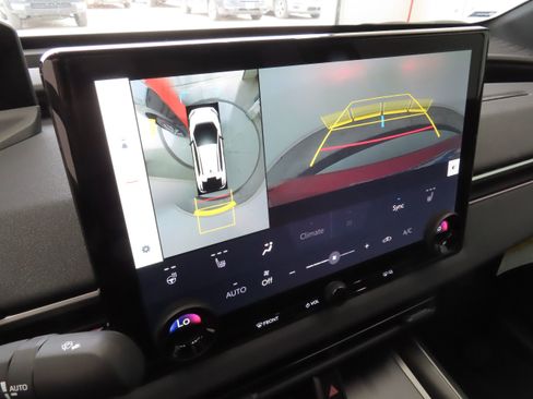 New 2026 Subaru Solterra Limited image 19