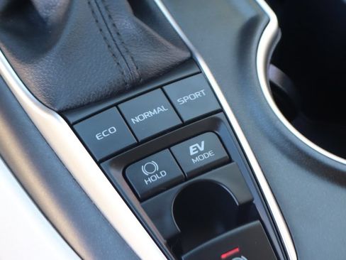 Used 2023 Toyota Camry XLE FWD image 32