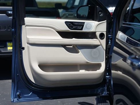 Used 2019 Lincoln Navigator Reserve AWD/4WD image 33