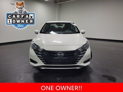 Used 2024 Nissan Versa SV FWD image 3