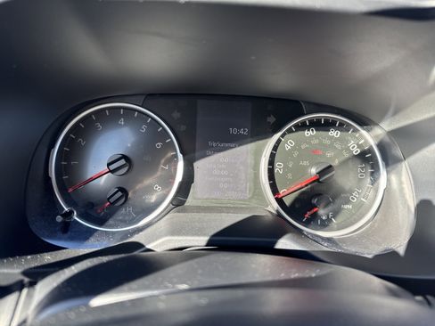 Used 2022 Toyota RAV4 XLE w/ Convenience Package image 16