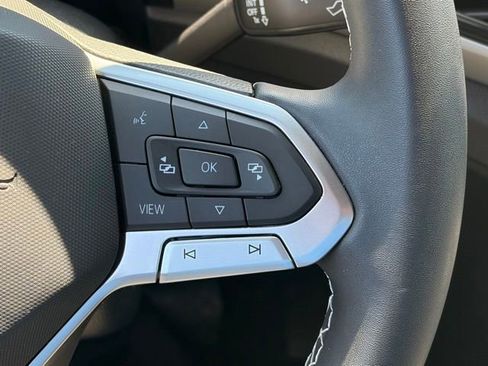 Used 2023 Volkswagen Atlas Cross Sport SE FWD image 17