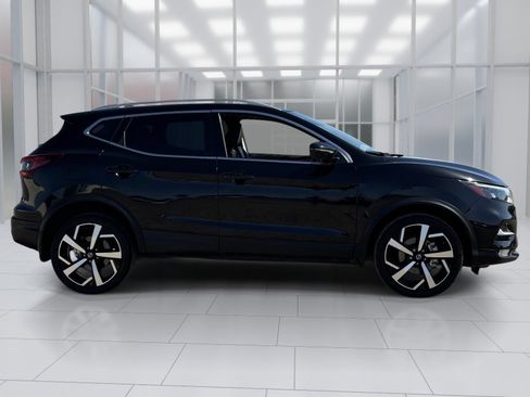 Certified 2021 Nissan Rogue Sport SL w/ Premium Package FWD image 7