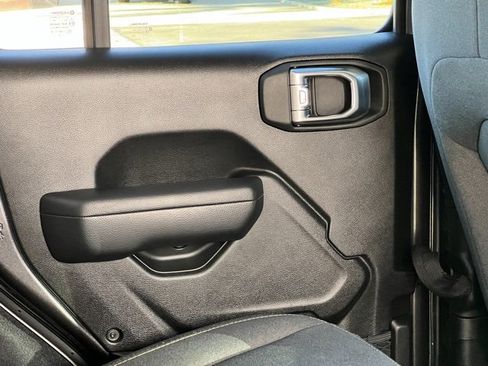 Used 2024 Jeep Wrangler Unlimited image 49