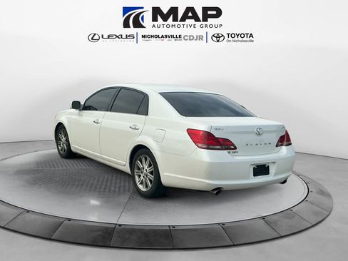 Used 2008 Toyota Avalon Limited FWD image 3