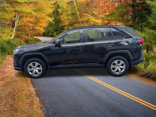 Used 2021 Toyota RAV4 LE AWD/4WD image 6