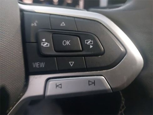 Used 2023 Volkswagen Atlas Cross Sport SE image 18