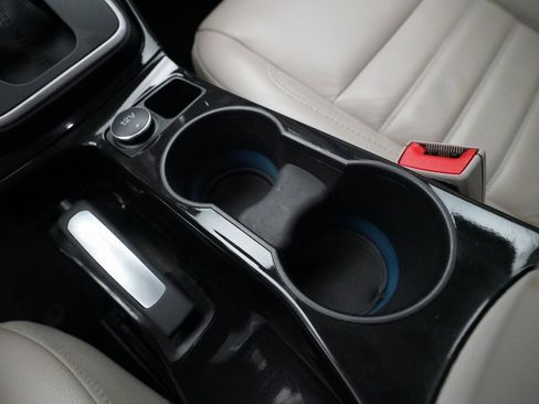 Used 2017 Ford C-MAX Titanium w/ Equipment Group 301A image 17