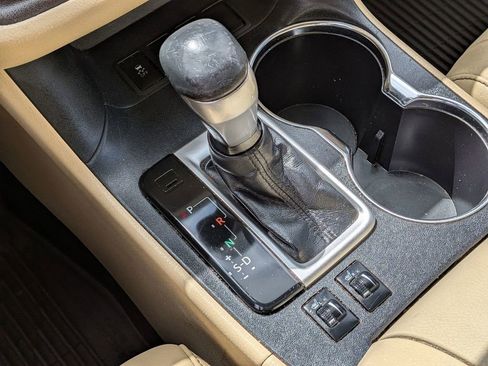 Used 2017 Toyota Highlander XLE image 19