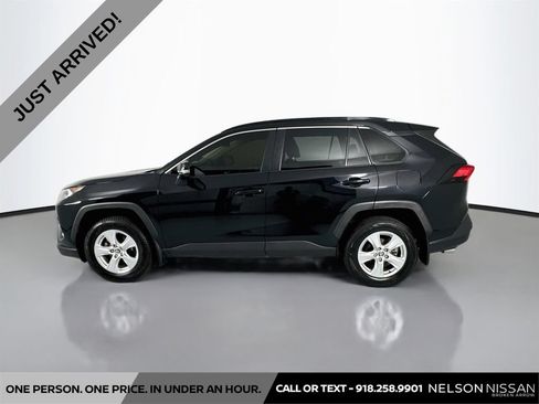 Used 2020 Toyota RAV4 XLE FWD image 8