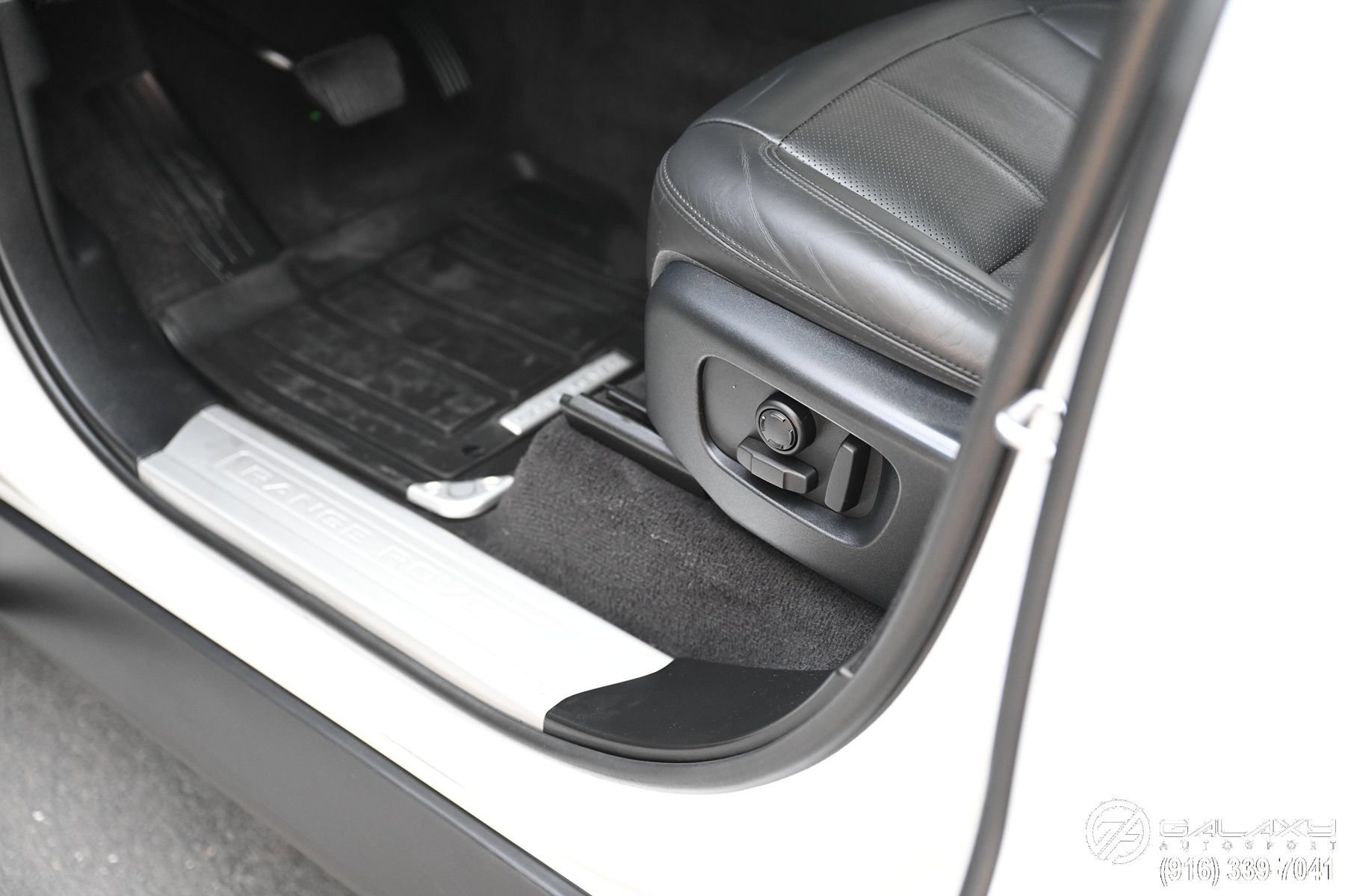 Used 2019 Land Rover Range Rover Sport HSE AWD/4WD image 22