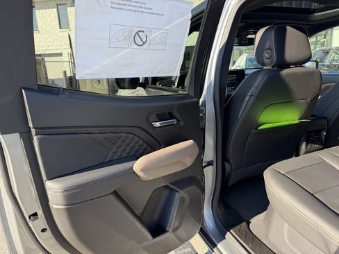 New 2026 GMC Canyon Denali image 9