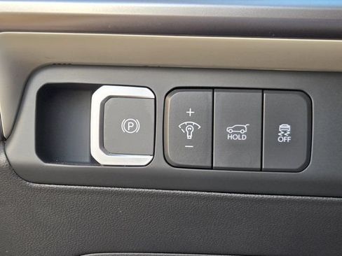 Certified 2025 Hyundai Santa Fe SE FWD image 22