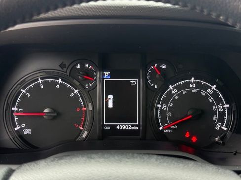 Used 2023 Toyota 4Runner SR5 AWD/4WD image 13
