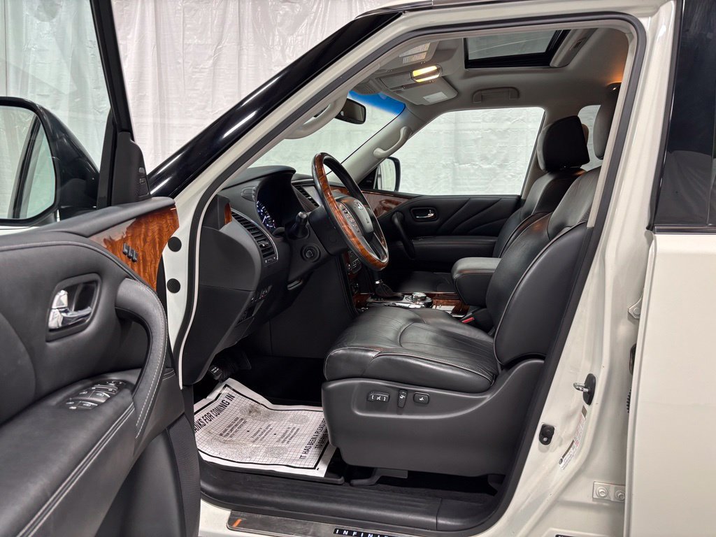 Used 2015 INFINITI QX80 4WD w/ Deluxe Technology Package image 10