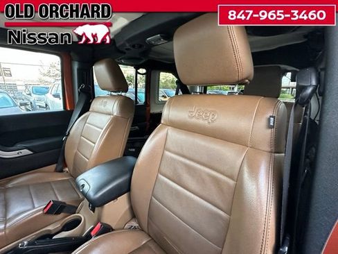Used 2011 Jeep Wrangler Unlimited Sahara w/ Connectivity Group AWD/4WD image 12