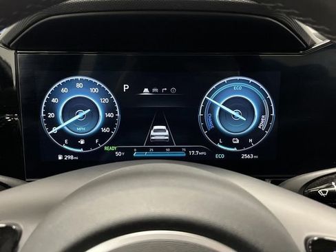 Used 2024 Hyundai Elantra Limited image 18