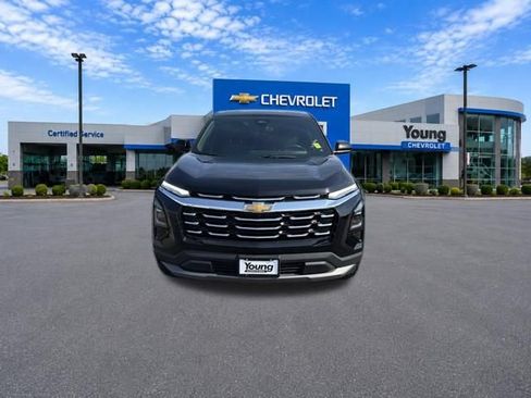 Used 2026 Chevrolet Equinox LT w/ Convenience Package II AWD/4WD image 2