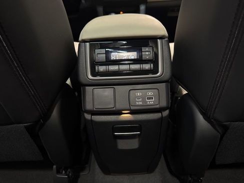 New 2026 Subaru Ascent Limited image 32