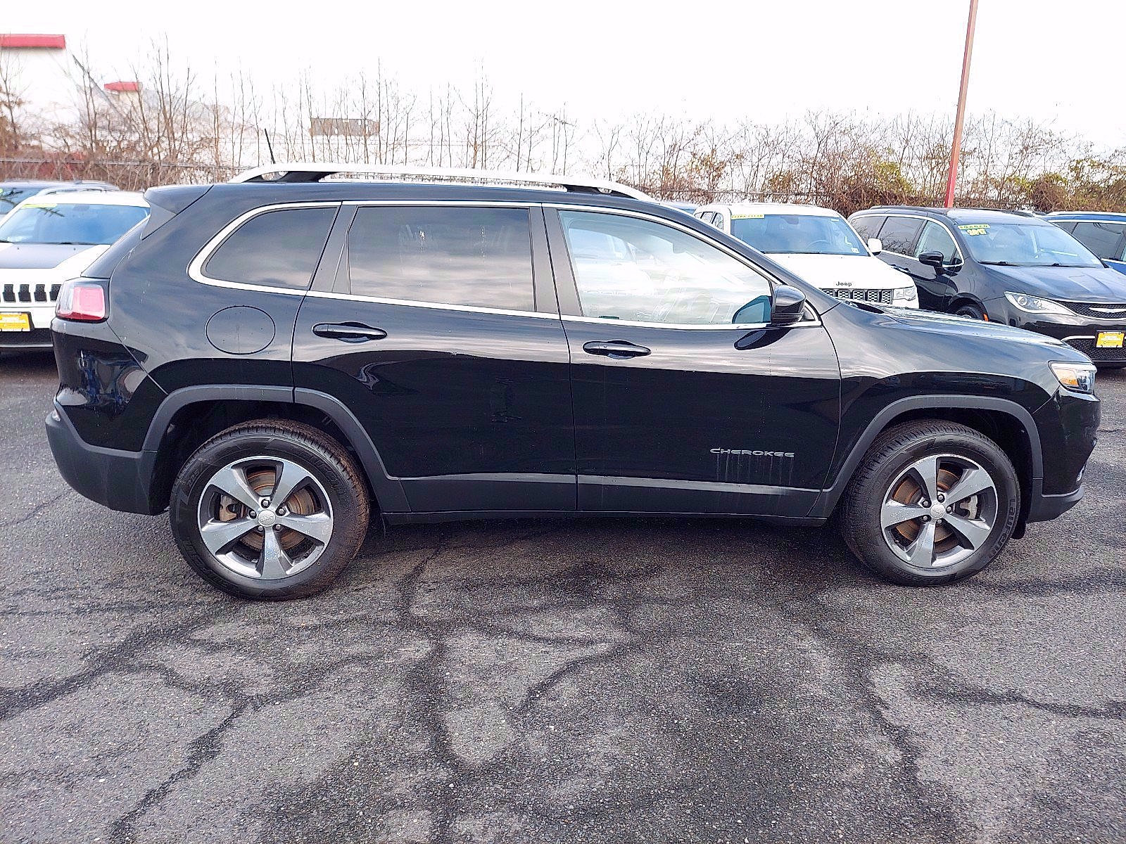Used 2019 Jeep Cherokee Limited AWD/4WD image 8