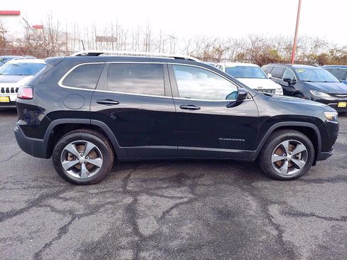 Used 2019 Jeep Cherokee Limited AWD/4WD image 8