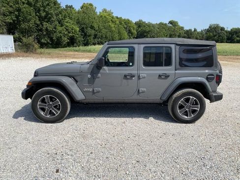 Used 2023 Jeep Wrangler Unlimited Sahara w/ Cold Weather Group AWD/4WD image 8