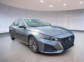 Used 2023 Nissan Altima 2.5 SV image 1