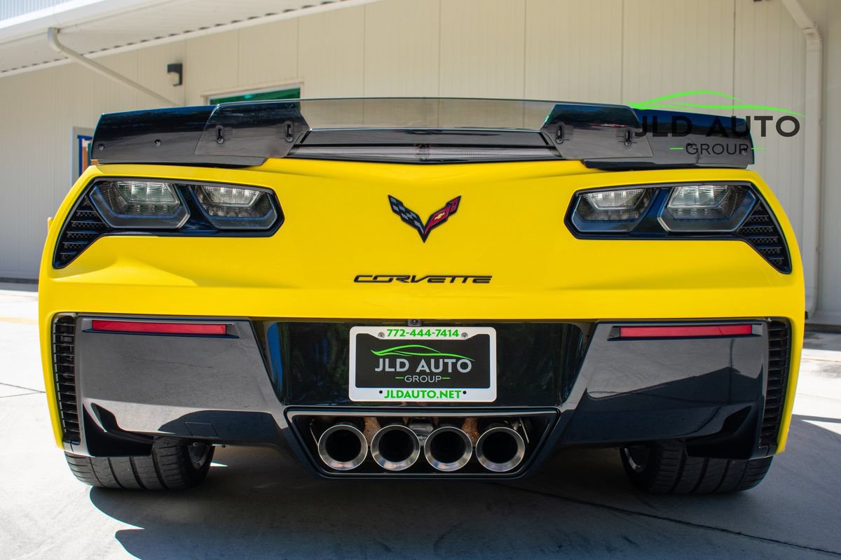 Used 2018 Chevrolet Corvette Z06 RWD image 9