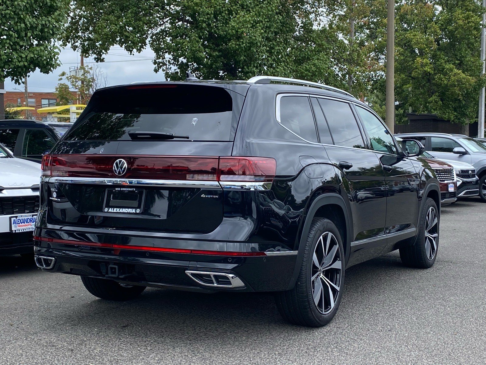 Certified 2026 Volkswagen Atlas SEL Premium R-Line AWD/4WD image 3