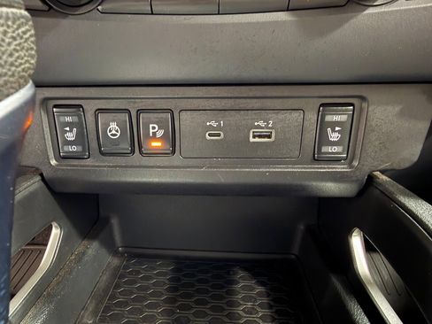 Used 2023 Nissan Frontier SV w/ SV Convenience Package image 15