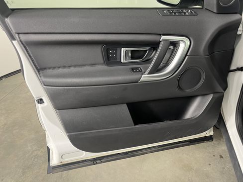 Used 2019 Land Rover Discovery Sport HSE image 18