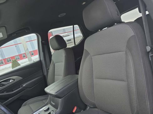 Used 2023 Chevrolet Traverse LT image 10
