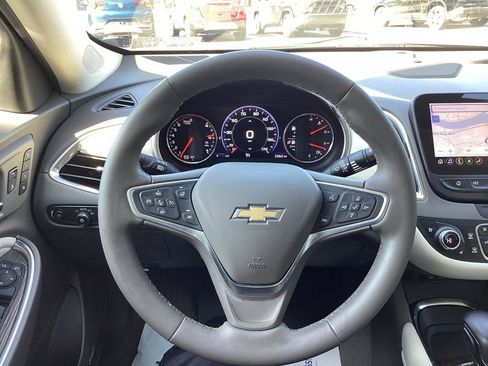Used 2023 Chevrolet Malibu LT FWD image 15
