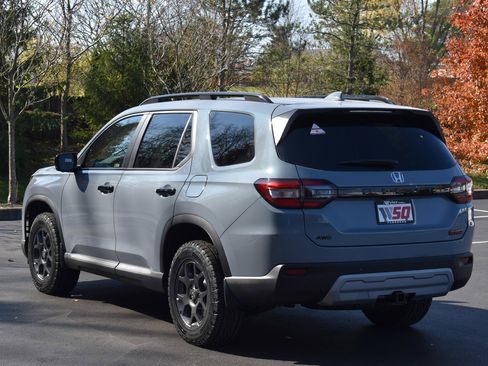 New 2025 Honda Pilot TrailSport image 5