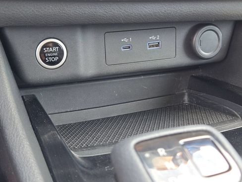 Used 2022 Nissan Rogue S FWD image 22