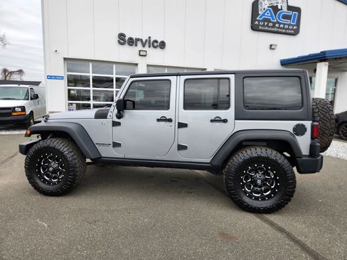 Used 2015 Jeep Wrangler Unlimited Sport w/ Quick Order Package 23S AWD/4WD image 10