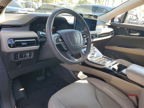 Used 2023 Lincoln Nautilus FWD image 8