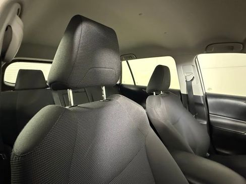 Used 2019 Toyota RAV4 LE image 34