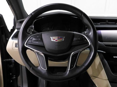 Used 2017 Cadillac XT5 FWD image 33