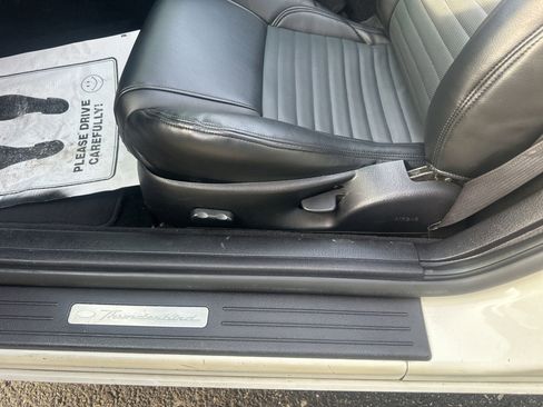 Used 2003 Ford Thunderbird image 16