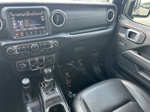 Used 2021 Jeep Wrangler Unlimited Sahara AWD/4WD image 15