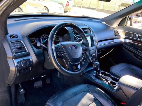 Used 2018 Ford Explorer Limited w/ Equipment Group 301A image 17