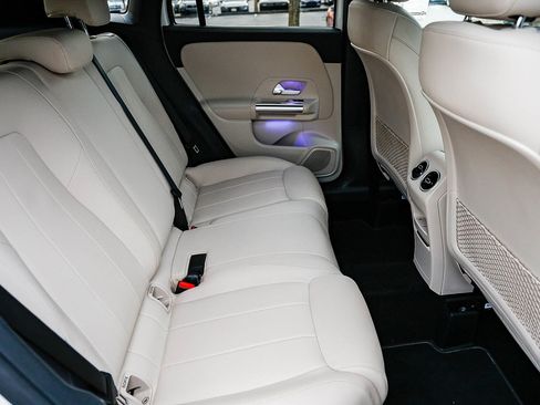 Certified 2025 Mercedes-Benz GLA 250 4MATIC image 17