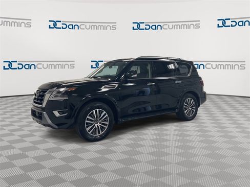 Used 2024 Nissan Armada SL w/ Captain's Chairs Package image 4